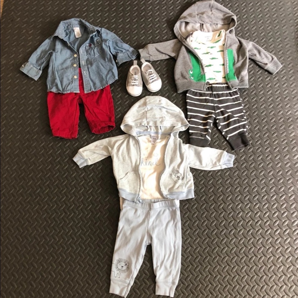 Carter's baby boy 3-6 month outfit bundle